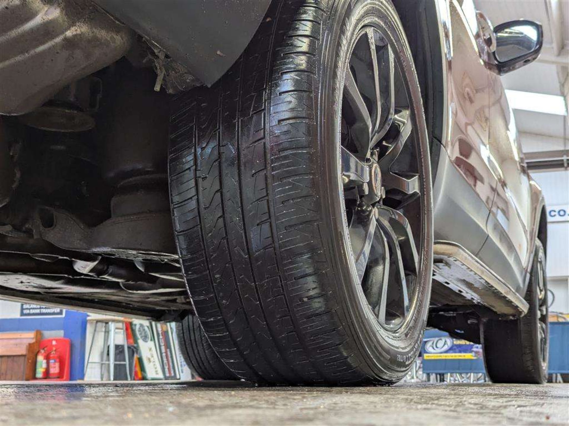 2016 LAND ROVER DISCOVERY LUXURY HSE TD6 - Image 11 of 46