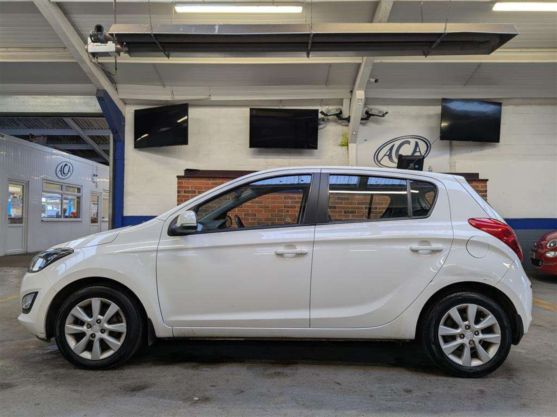 2014 HYUNDAI I20 ACTIVE - Image 2 of 30