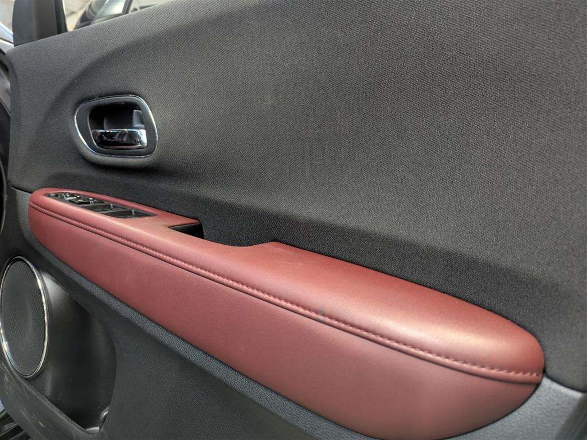 2019 HONDA HR-V SPORT I-VTEC - Image 19 of 29