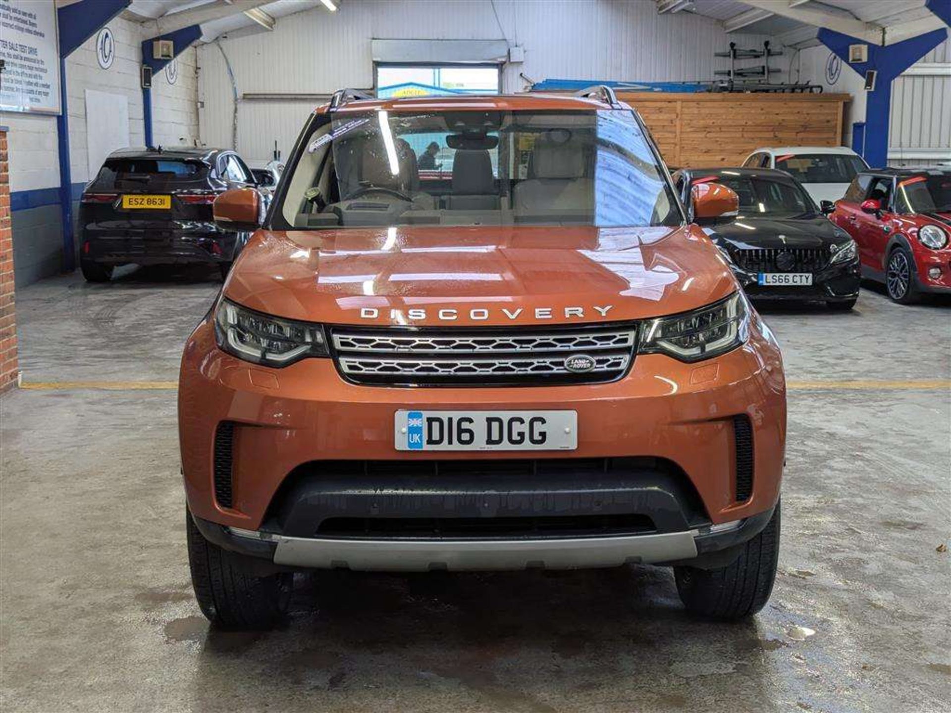 2016 LAND ROVER DISCOVERY LUXURY HSE TD6 - Image 17 of 46