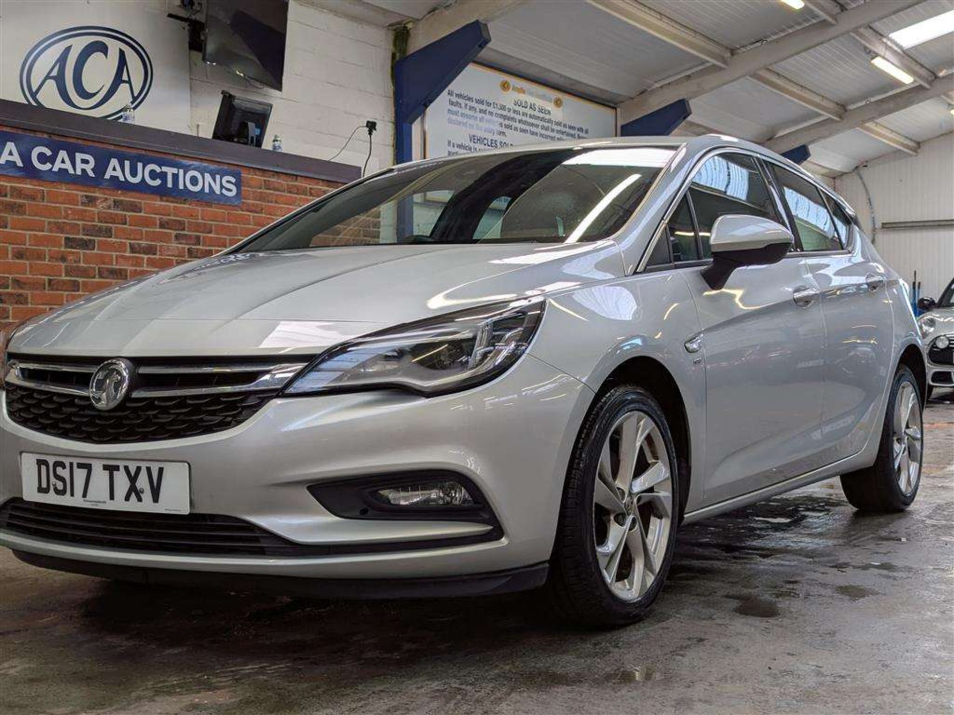 2017 VAUXHALL ASTRA SRI NAV TURBO - Image 9 of 28