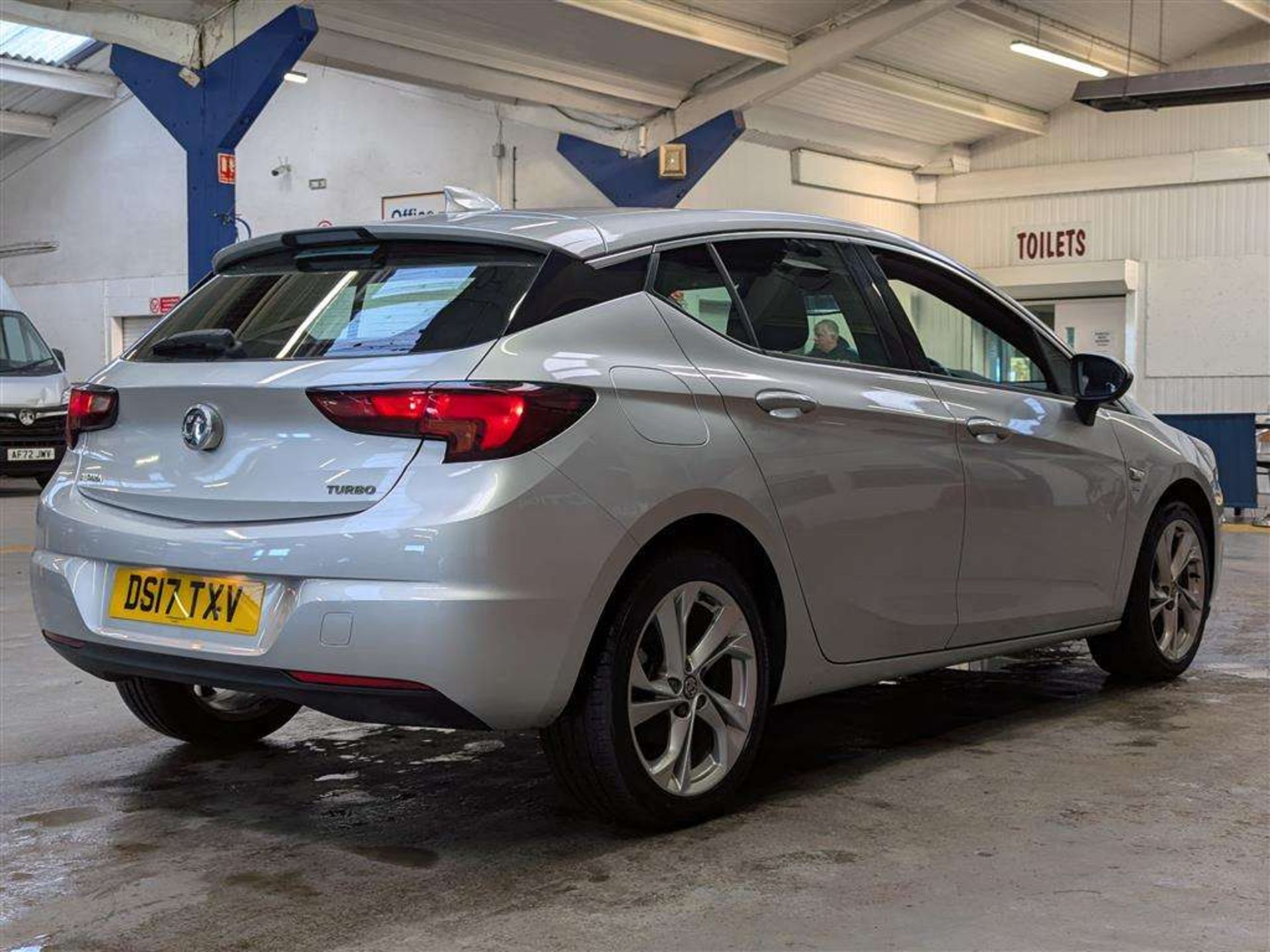 2017 VAUXHALL ASTRA SRI NAV TURBO - Image 6 of 28