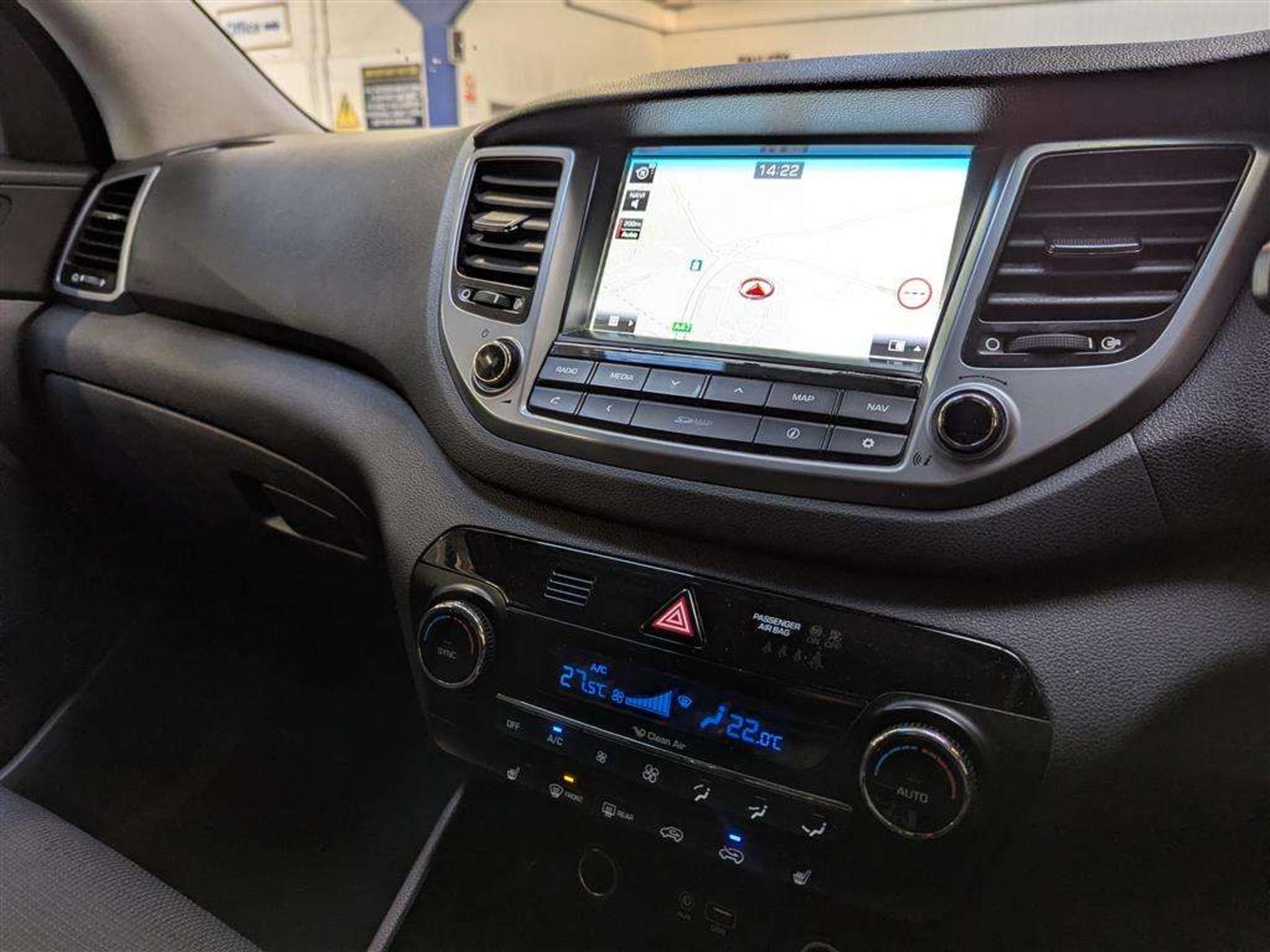 2016 HYUNDAI TUCSON SE NAV B-DRIVE 2WD - Image 17 of 29