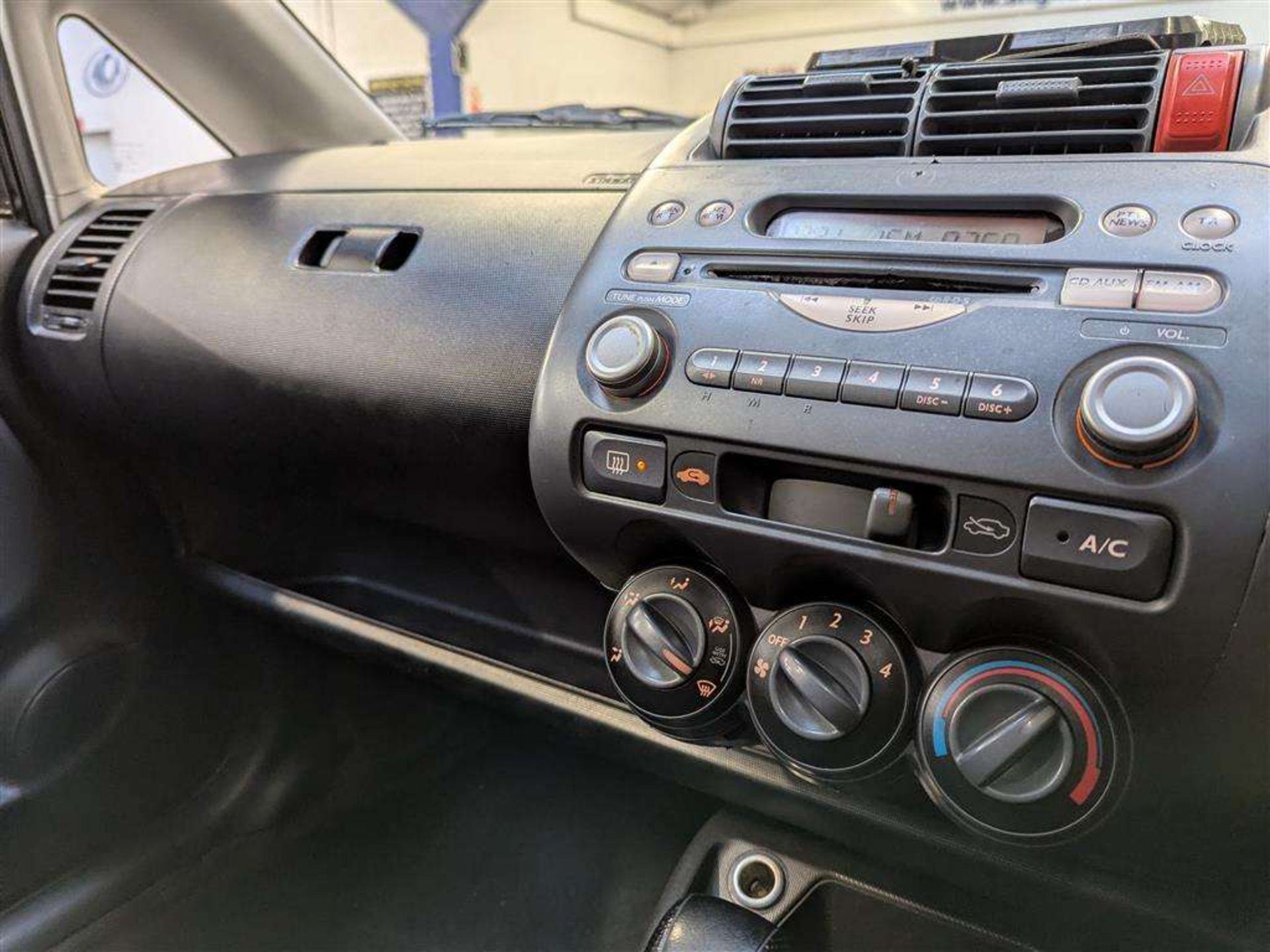 2004 HONDA JAZZ SE CVT - Image 14 of 30