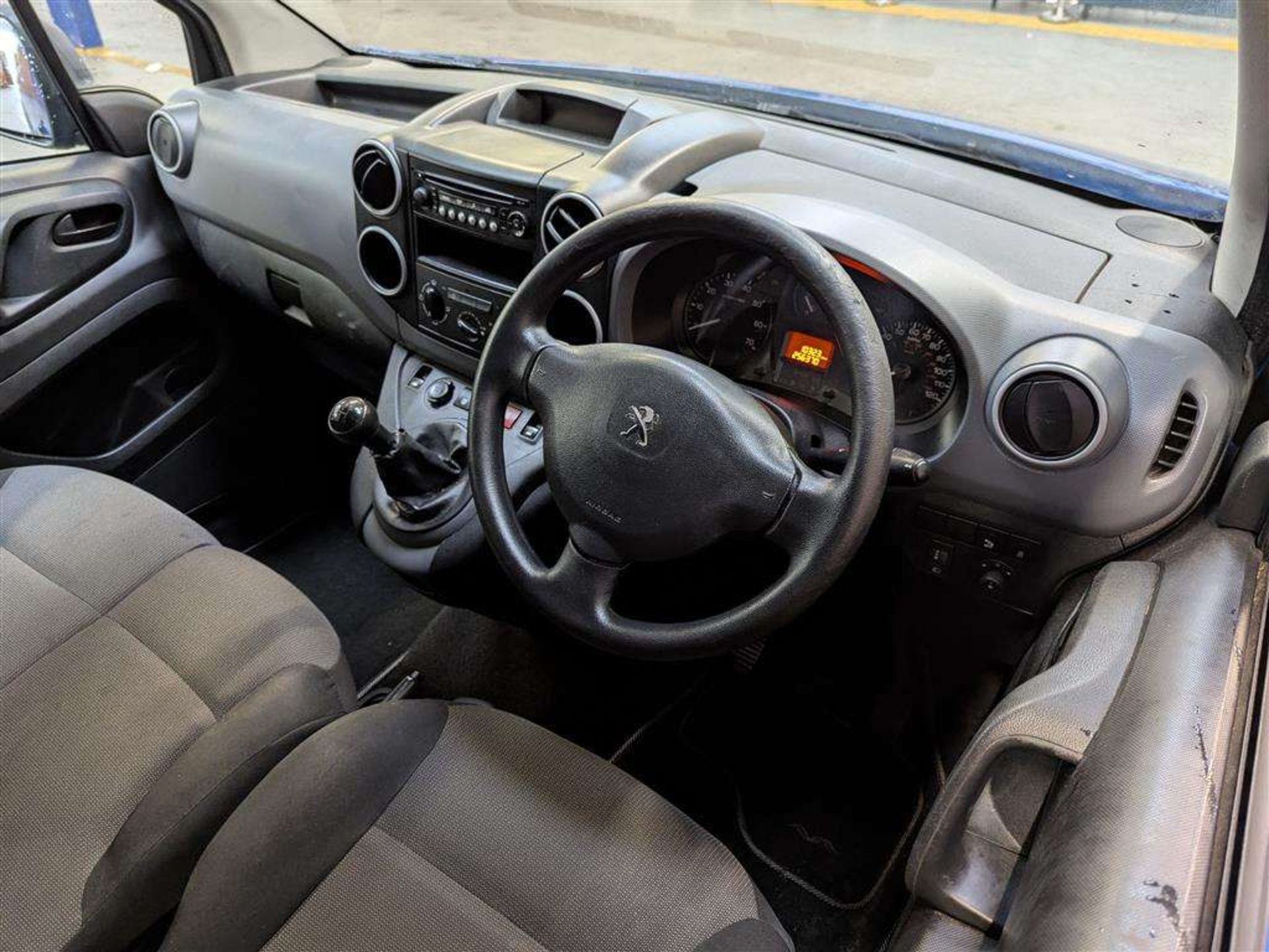 2017 PEUGEOT PARTNER S L1 BLUE HDI - Image 8 of 29