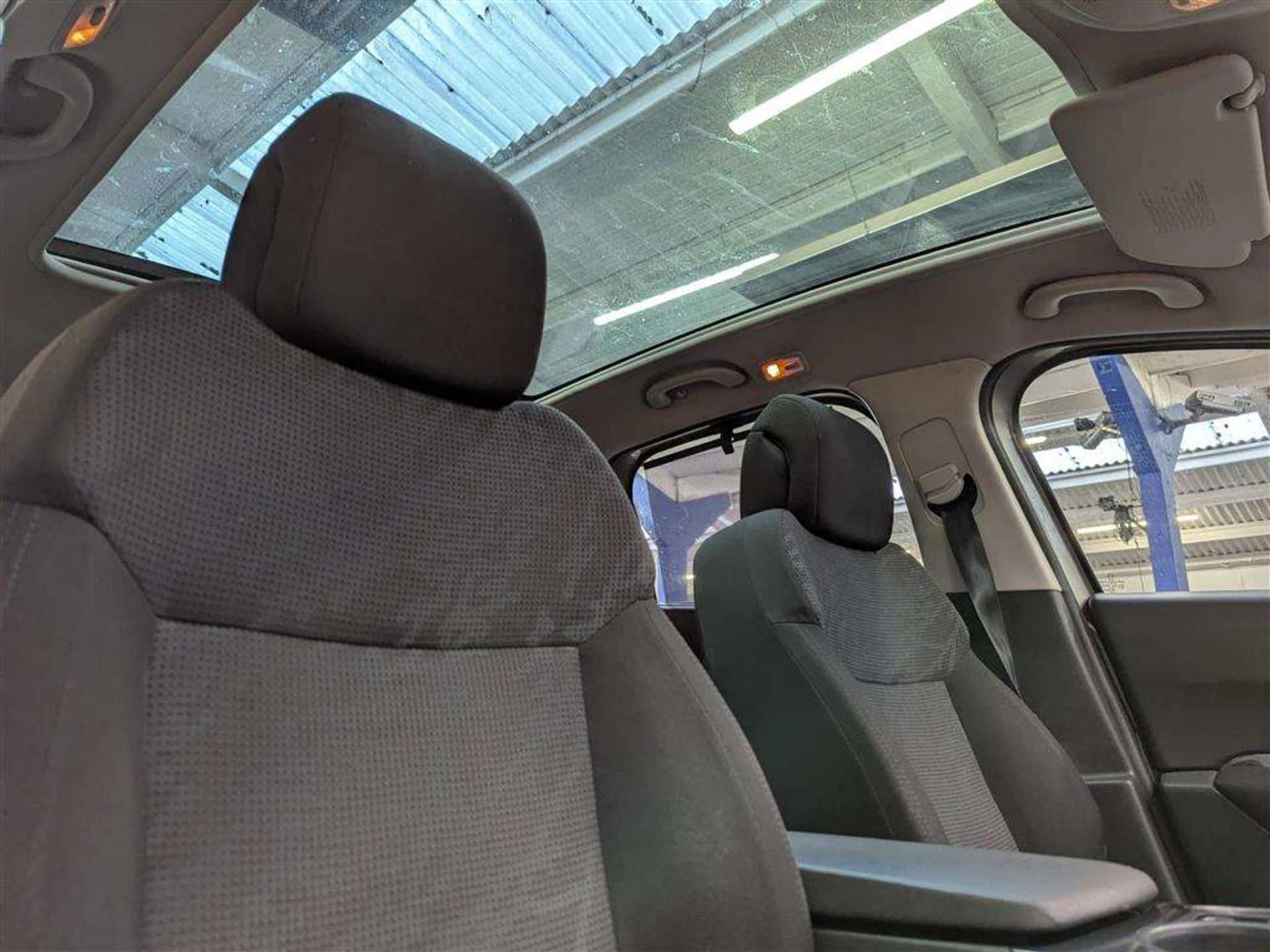 2011 PEUGEOT 3008 EXCLUSIVE HDI - Image 11 of 30