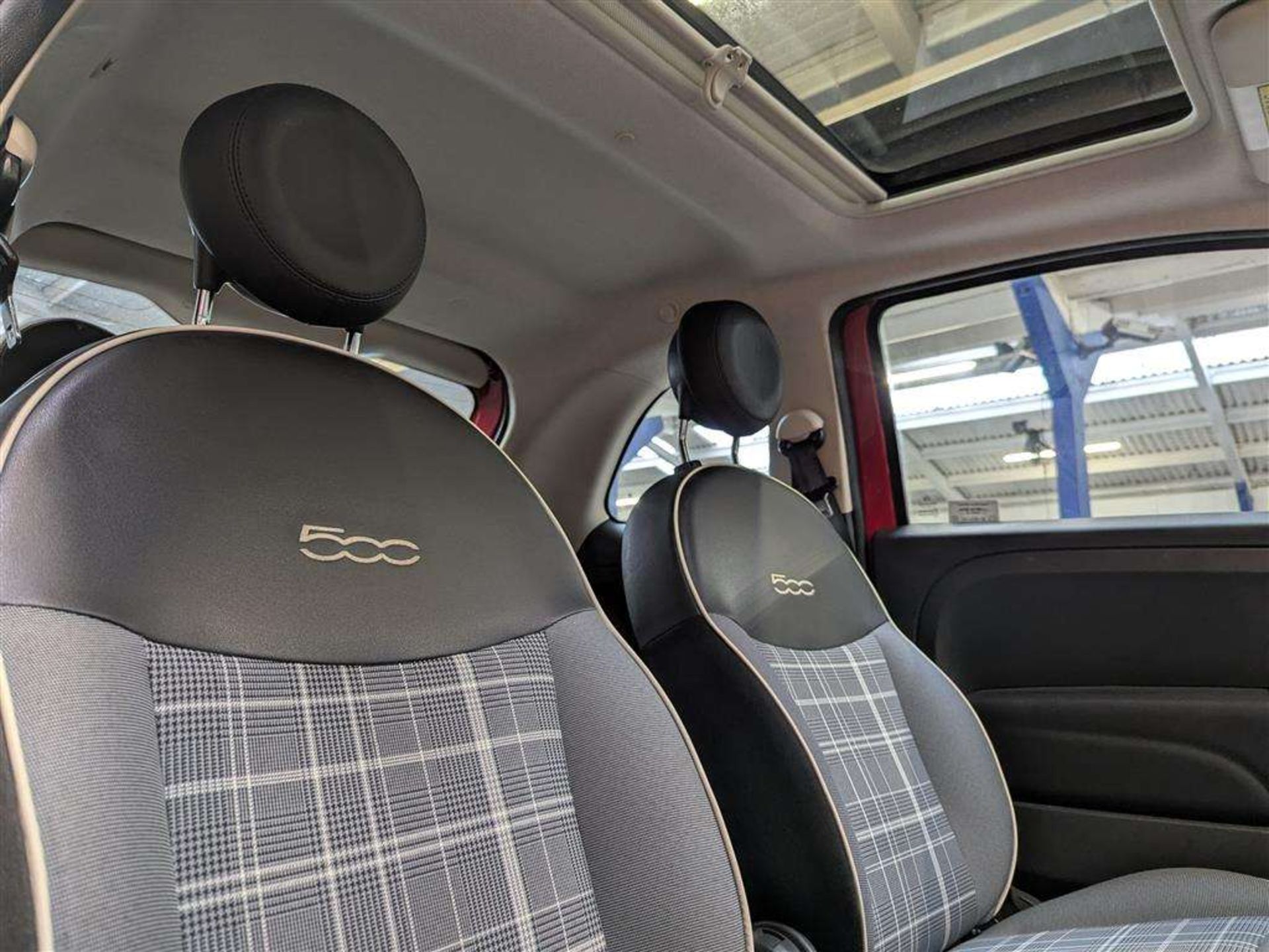 2016 FIAT 500 LOUNGE - Image 10 of 28