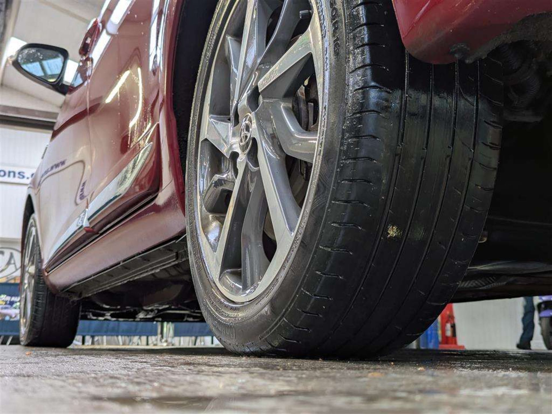 2017 TOYOTA YARIS EXCEL HYBRID VVT-I - Image 12 of 28