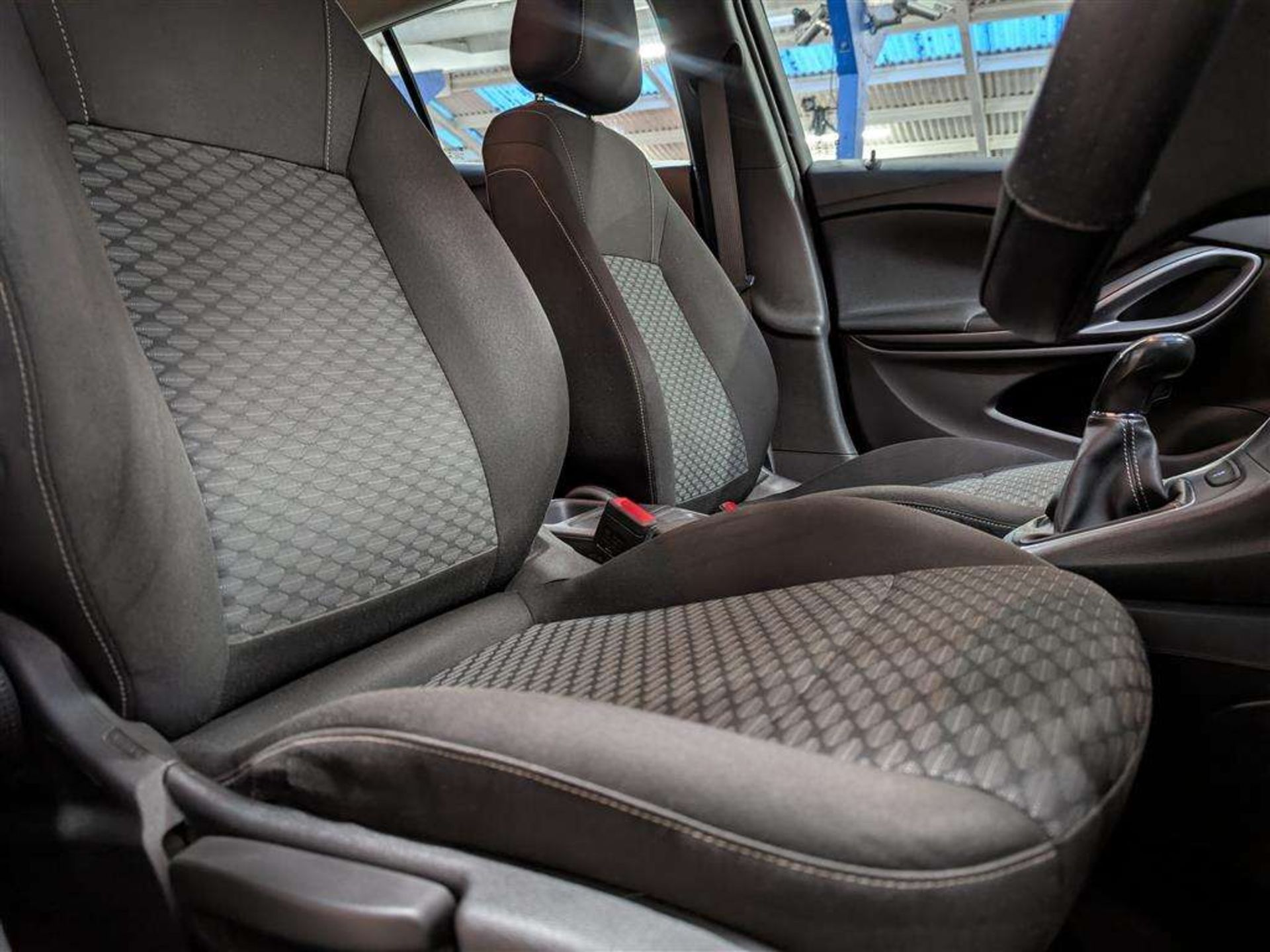 2016 VAUXHALL ASTRA DESIGN - Image 10 of 28