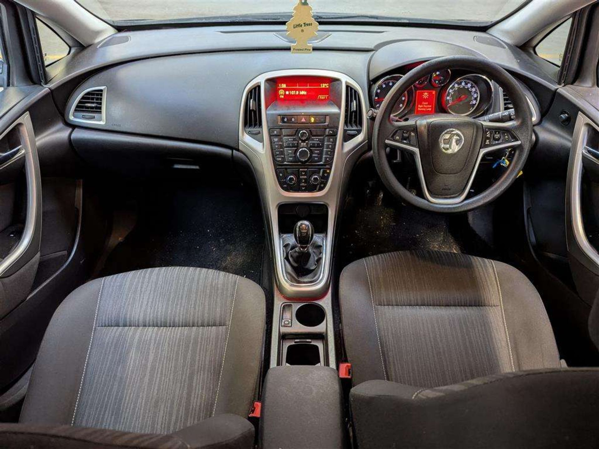 2010 VAUXHALL ASTRA EXCLUSIV 85 - Image 26 of 49