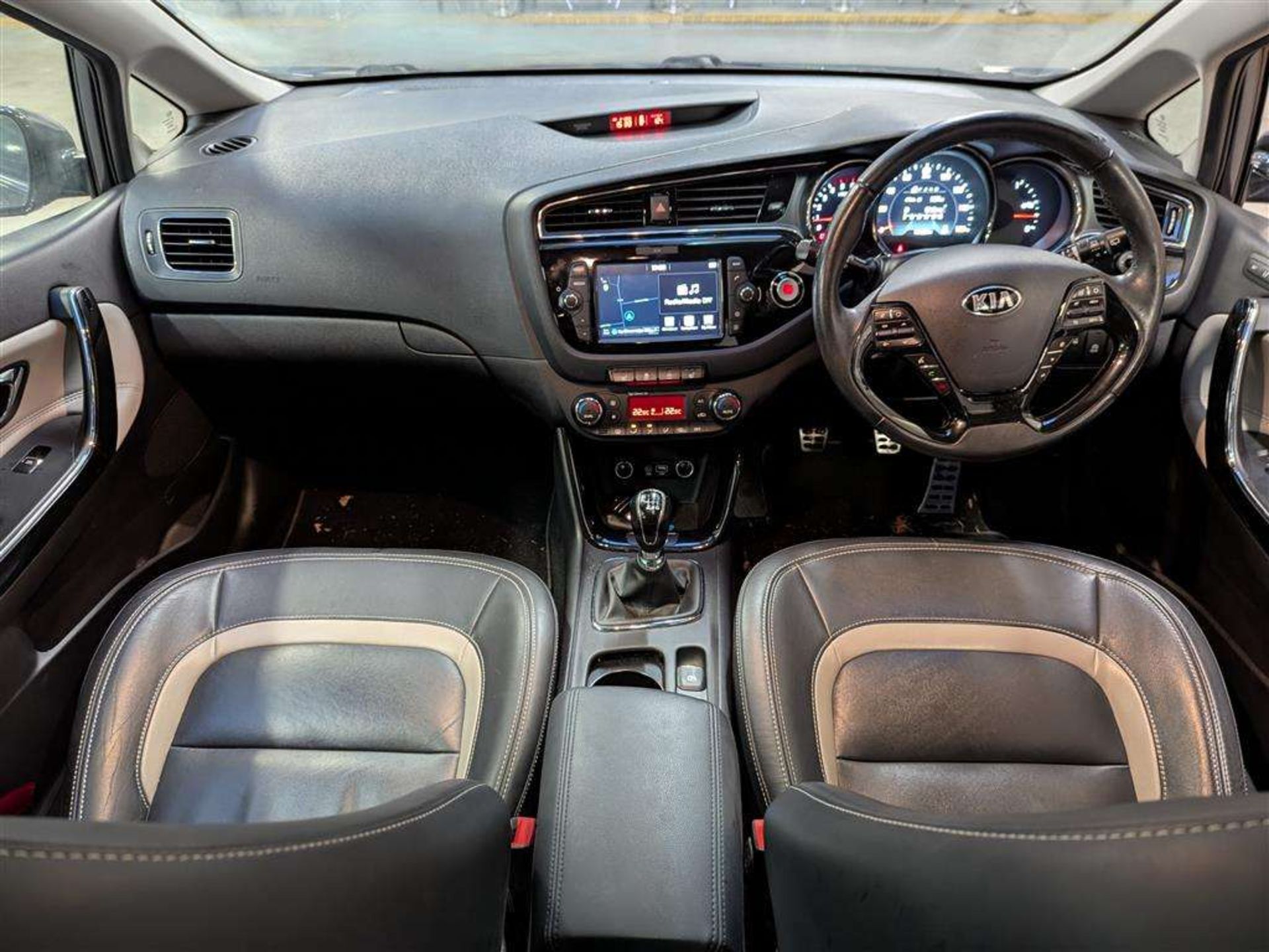 2017 KIA CEED 4 ISG CRDI - Image 7 of 28