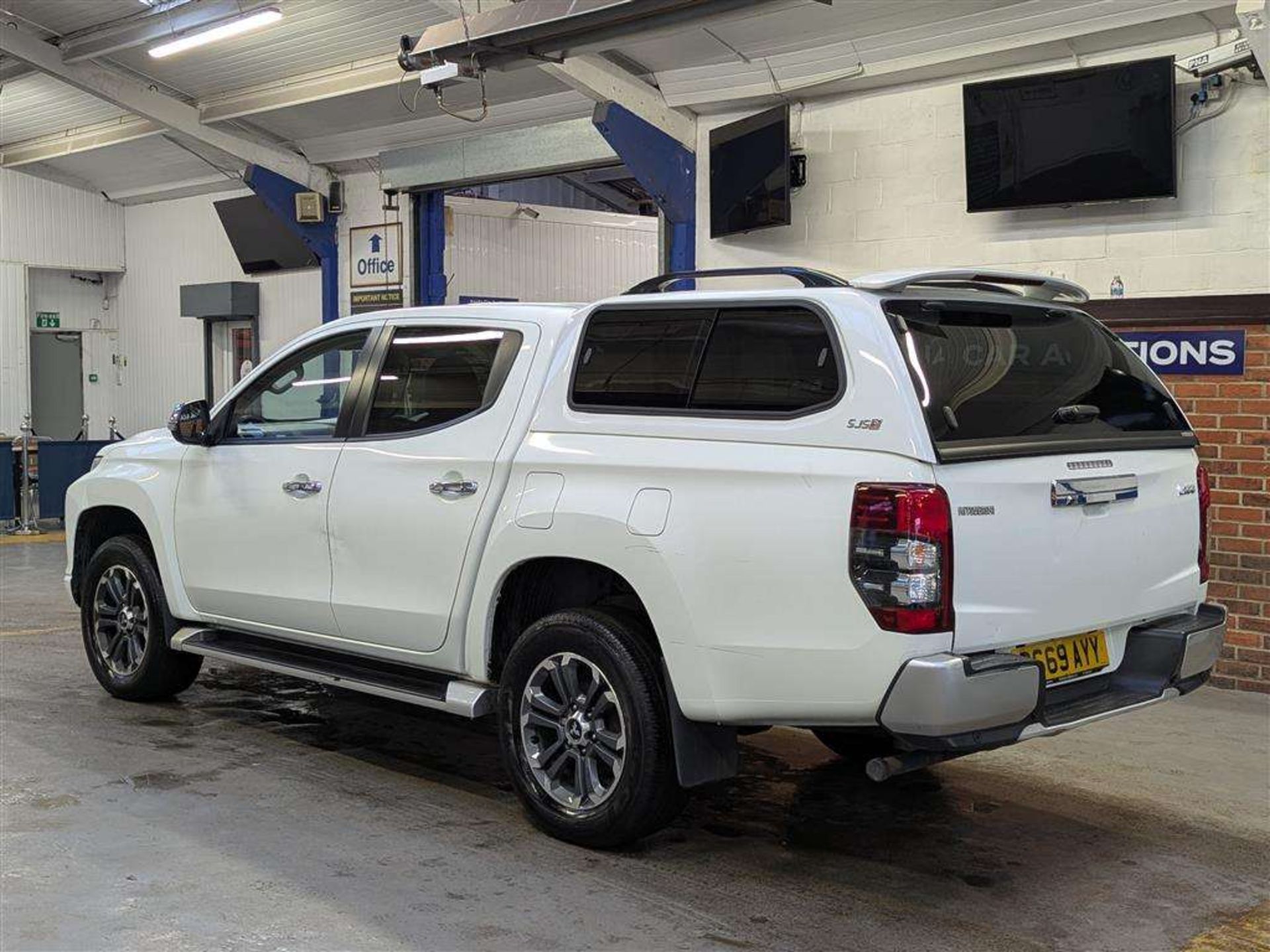 2019 MITSUBISHI L200 BARBARIAN X DI-D AUT - Image 4 of 30