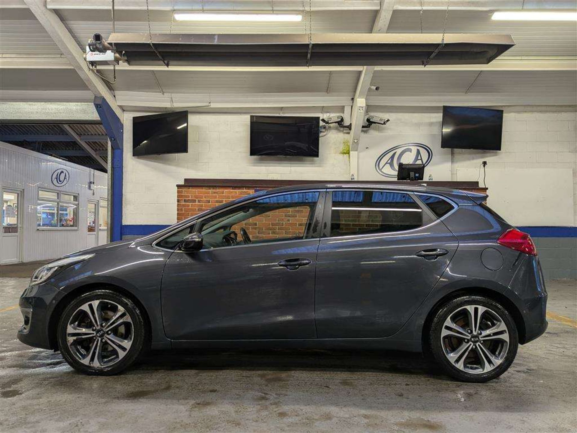 2017 KIA CEED 4 ISG CRDI - Image 2 of 28