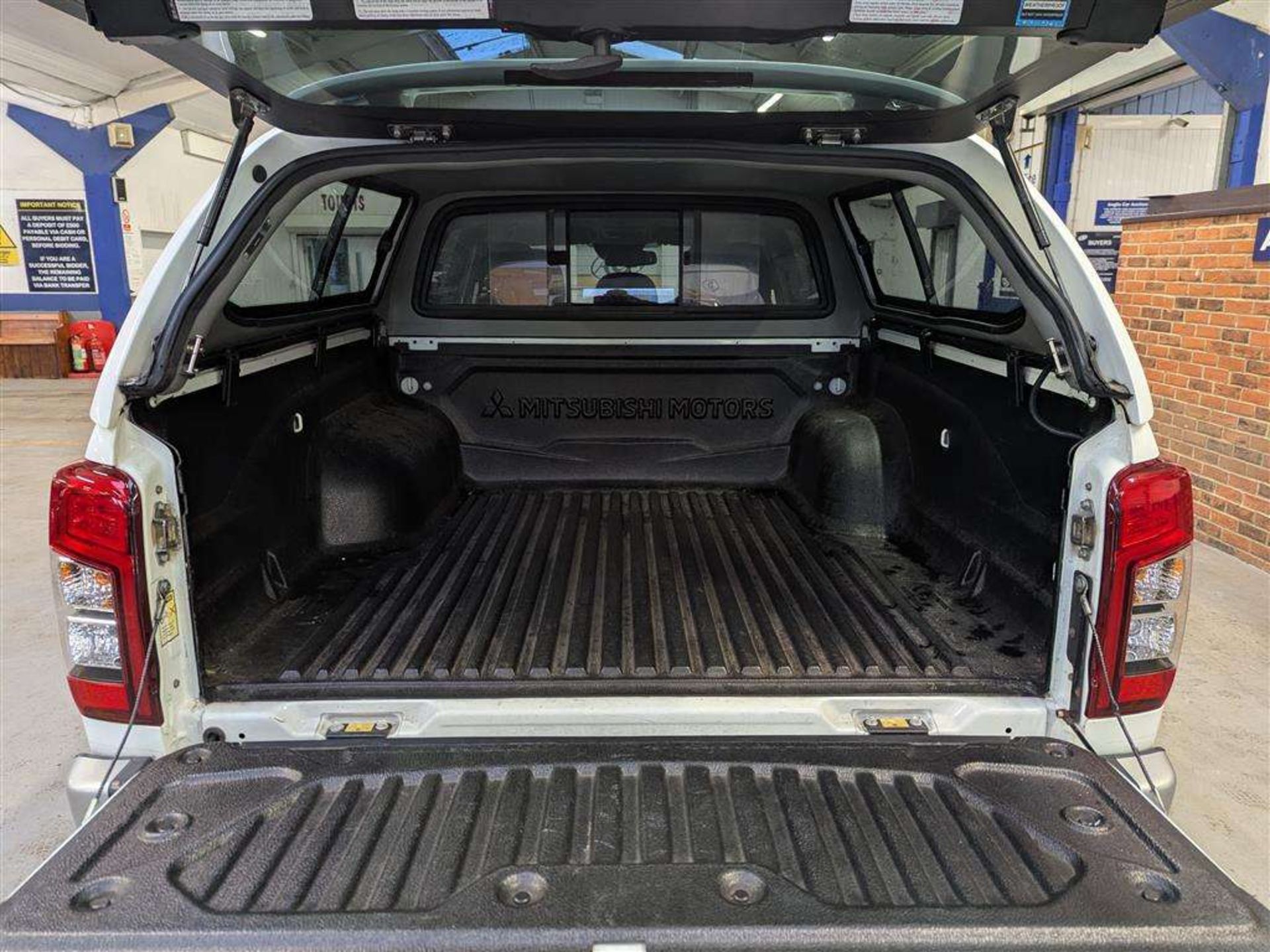 2019 MITSUBISHI L200 BARBARIAN X DI-D AUT - Image 8 of 30