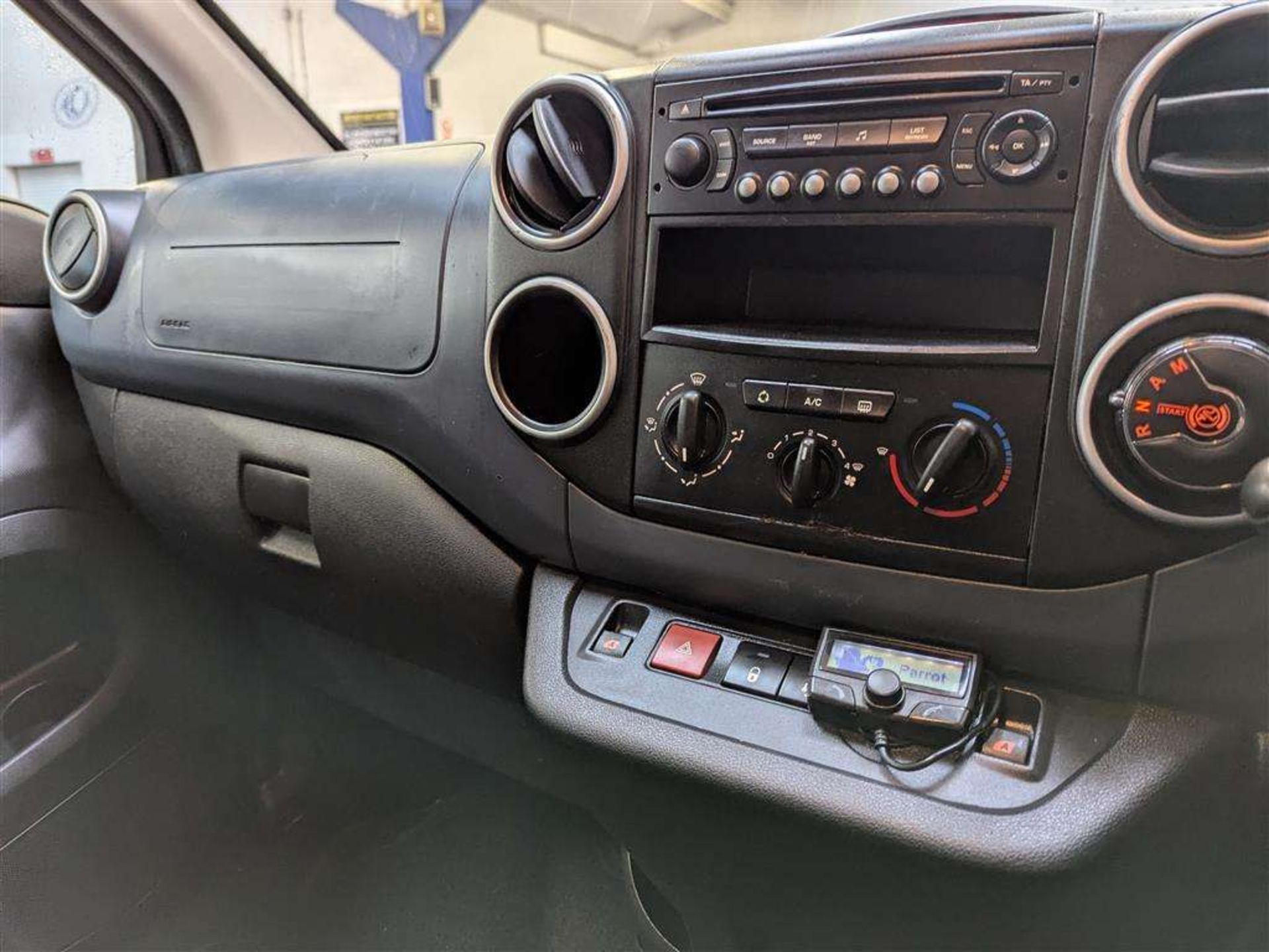 2011 PEUGEOT PARTNER TEPEE S E-HDI S-A - Image 12 of 29