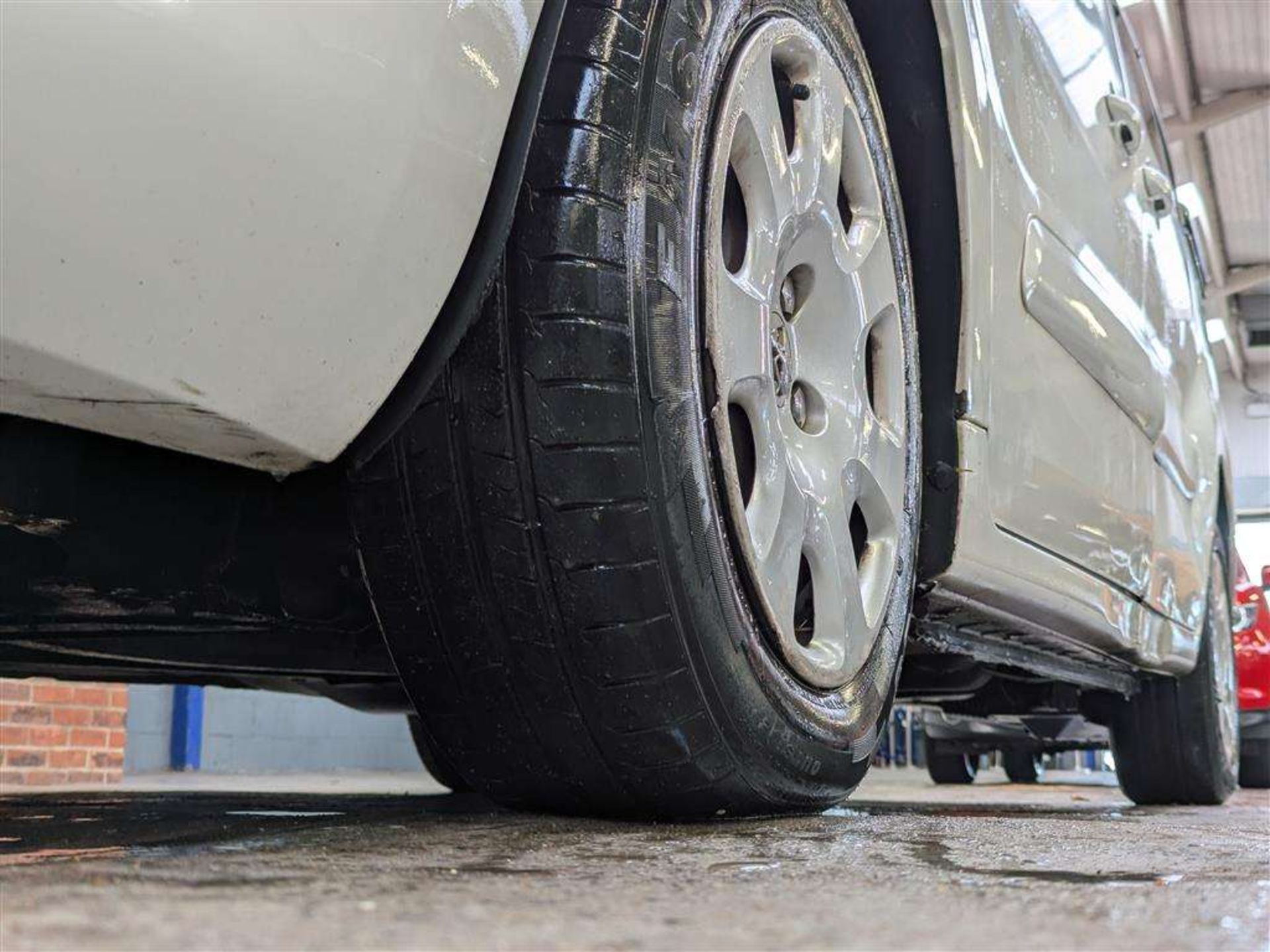 2011 PEUGEOT PARTNER TEPEE S E-HDI S-A - Image 17 of 29