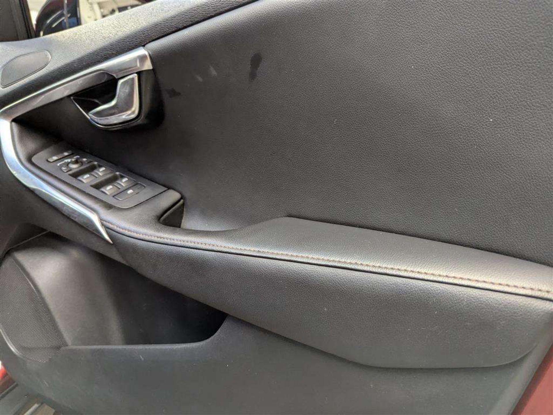 2015 VOLVO V40 CROSS COUNTRY LUX NAV - Image 13 of 30