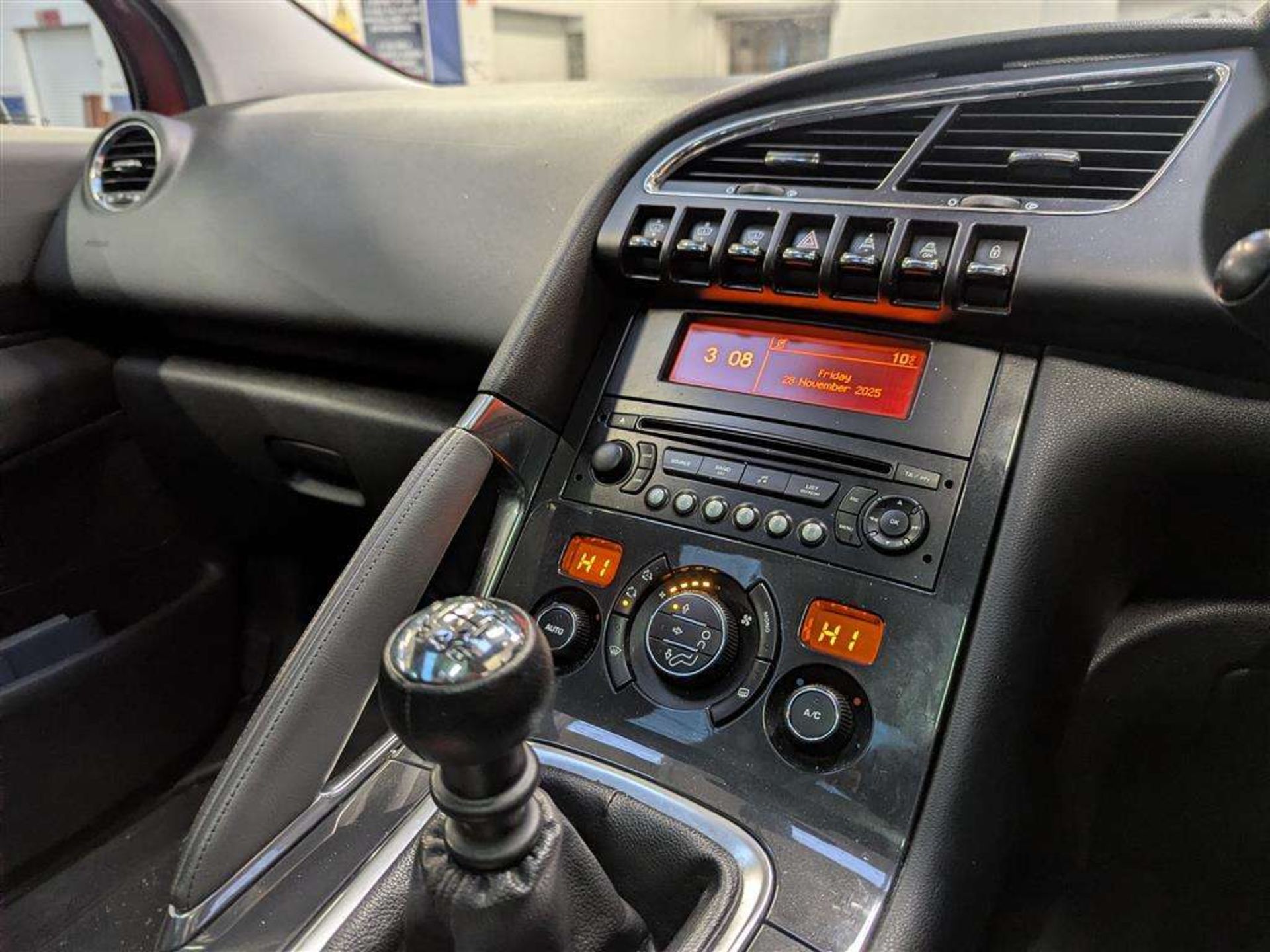 2012 PEUGEOT 3008 EXCLUSIVE HDI - Image 21 of 28