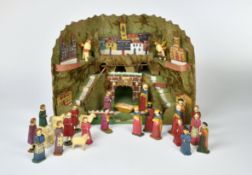 Grödnertal, Weihnachtskrippe mit 28 handgeschnitzten Figuren