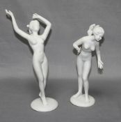 Porzellan. Wallendorf. Aktdarstellung – Zwei stehende junge Frauen. Zwei unterschiedliche monochrome