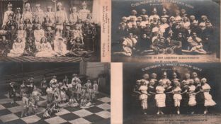 Postkarte. Mitwirkende bei lebenden Schachpartien. 4 schwarzweiße und teils gelaufene Postkarten aus