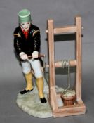 Porzellan. Fürstenberg. Bergbau. Haspelknecht. Polychrome Porzellanfigur auf der Unterseite