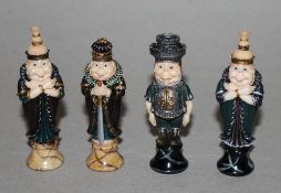 Europa. Niederlande. Schachfiguren aus Kunststoff. Kobolde im lustigen Phantasie Stil / Design. Eine