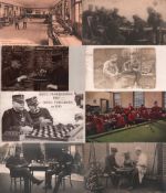 Postkarte. Soldaten beim Schachspiel. 12 schwarzweiße und teilweise postalisch gelaufene Postkarten,