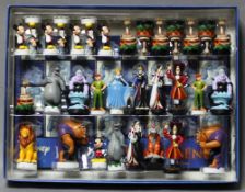 Europa. Deutschland. Disney Helden & Schurken. Schachspiel mit 32 Figuren, darunter bekannte