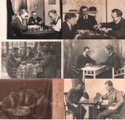 Postkarte. Zwei Herren beim Schachspiel. 12 schwarzweiße und teils postalisch gelaufene Postkarten