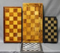 Europa. Sammlung von zwölf (12) unterschiedlichen Schachbrettern bzw. Spielkästen. Verschiedene