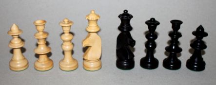 Europa. Niederlande. Superchess - Exchess NK set. Moderne Figuren im Staunton Stil. Eine Partei in