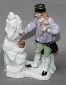 Porzellan. Fürstenberg. Bergbau. "Hauer stehend". Polychrome Porzellanfigur auf der Unterseite