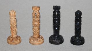 Asien. Indien. Schachfiguren aus Rosenholz. Die eine Partei in dunkelbraun (schwarz), die andere
