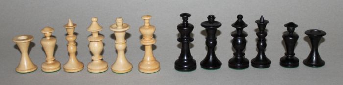 Europa. Niederlande. Superchess - Exchess Set 4. Moderne Figuren im Staunton Stil. Eine Partei in