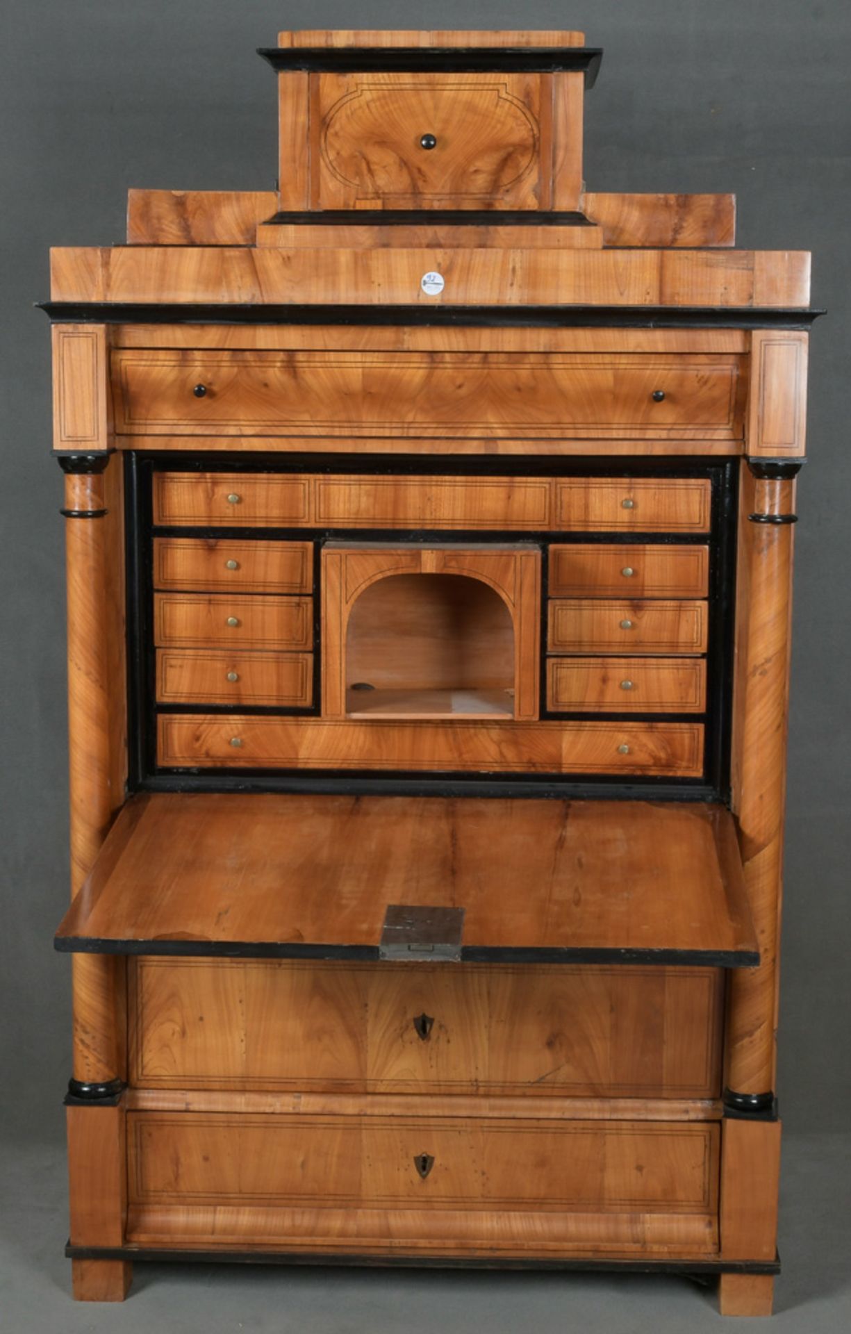 Biedermeier-Standsekretär. Süddeutschland 1815-20. Kirschbaum furniert ...