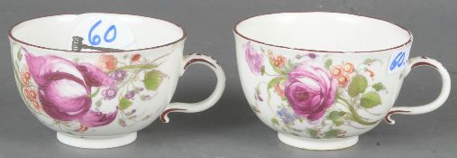 Paar Tassen. Frankenthal 1755-59. Porzellan, bunt bemalt mit Floraldekor, kapuzinerbraun staffierter