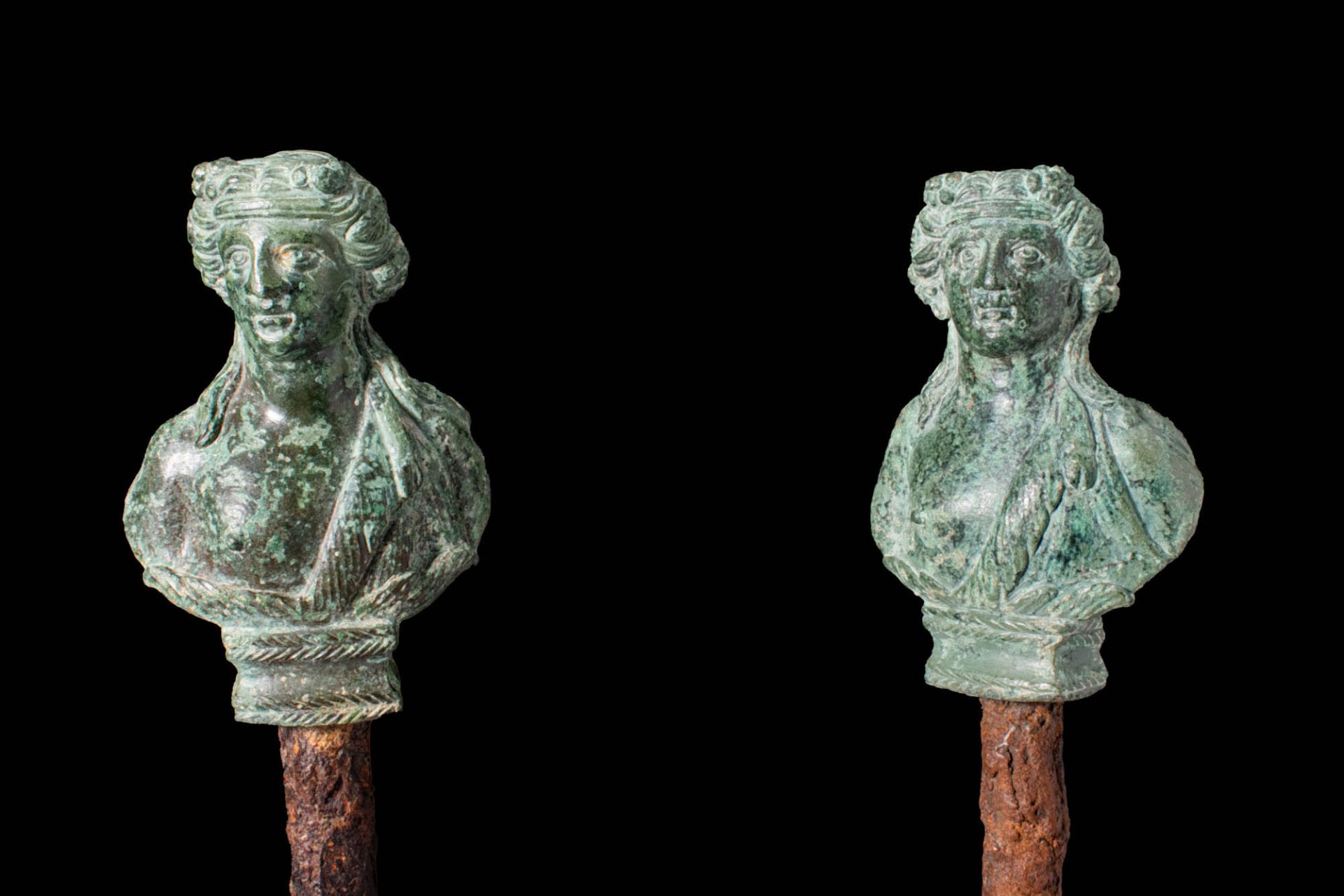 TWO ROMAN BRONZE AND IRON FITTINGS - EX. CHRISTIE'S - Bild 3 aus 6