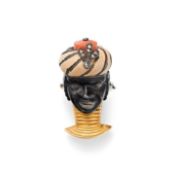 CLIP EN OR, ARGENT, ÉMAIL, PERLES, CORAIL ET DIAMANTS, SIGNÉ CARTIER PARIS, VERS 1950