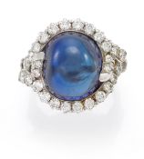 BAGUE EN PLATINE, SAPHIR ET DIAMANTS