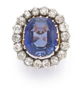 BAGUE EN OR, ARGENT, SAPHIR CHANGEANT ET DIAMANTS