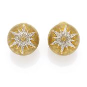 PAIRE DE CLIPS D'OREILLES EN OR DEUX TONS, SIGNÉES M.BUCCELLATI