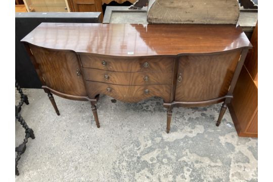 A MAHOGANY STRONGBOW FURNITURE REGENCY STYLE SIDEBOARD, 66" WIDE - Image 1 of 6