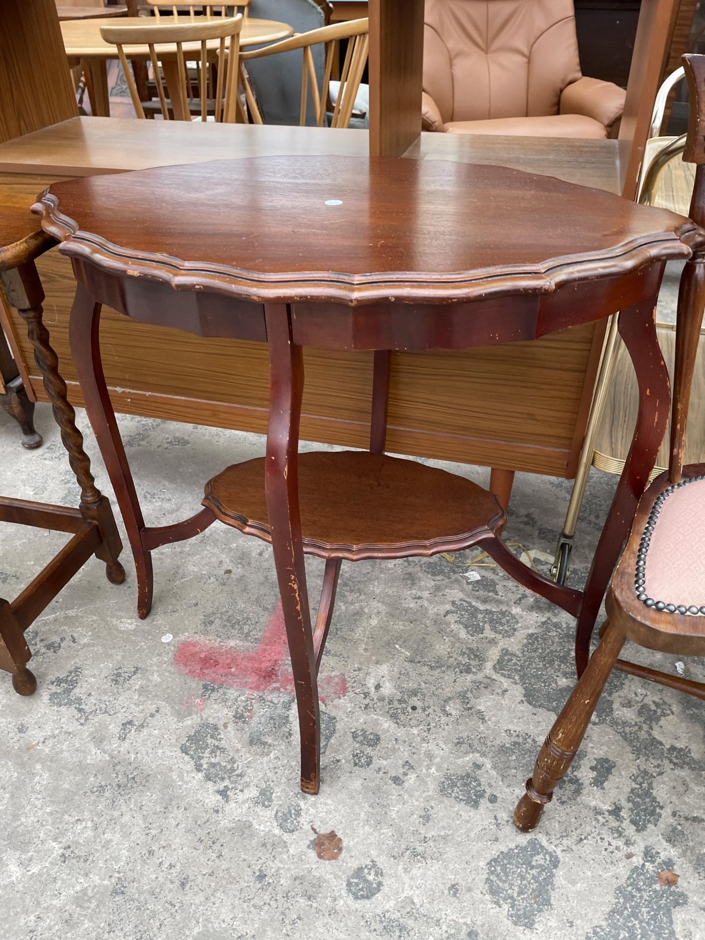 AN EDWARDIAN STYLE BEDROOM CHAIR AND LATE VICTORIAN CENTRE TABLE - Image 3 of 5