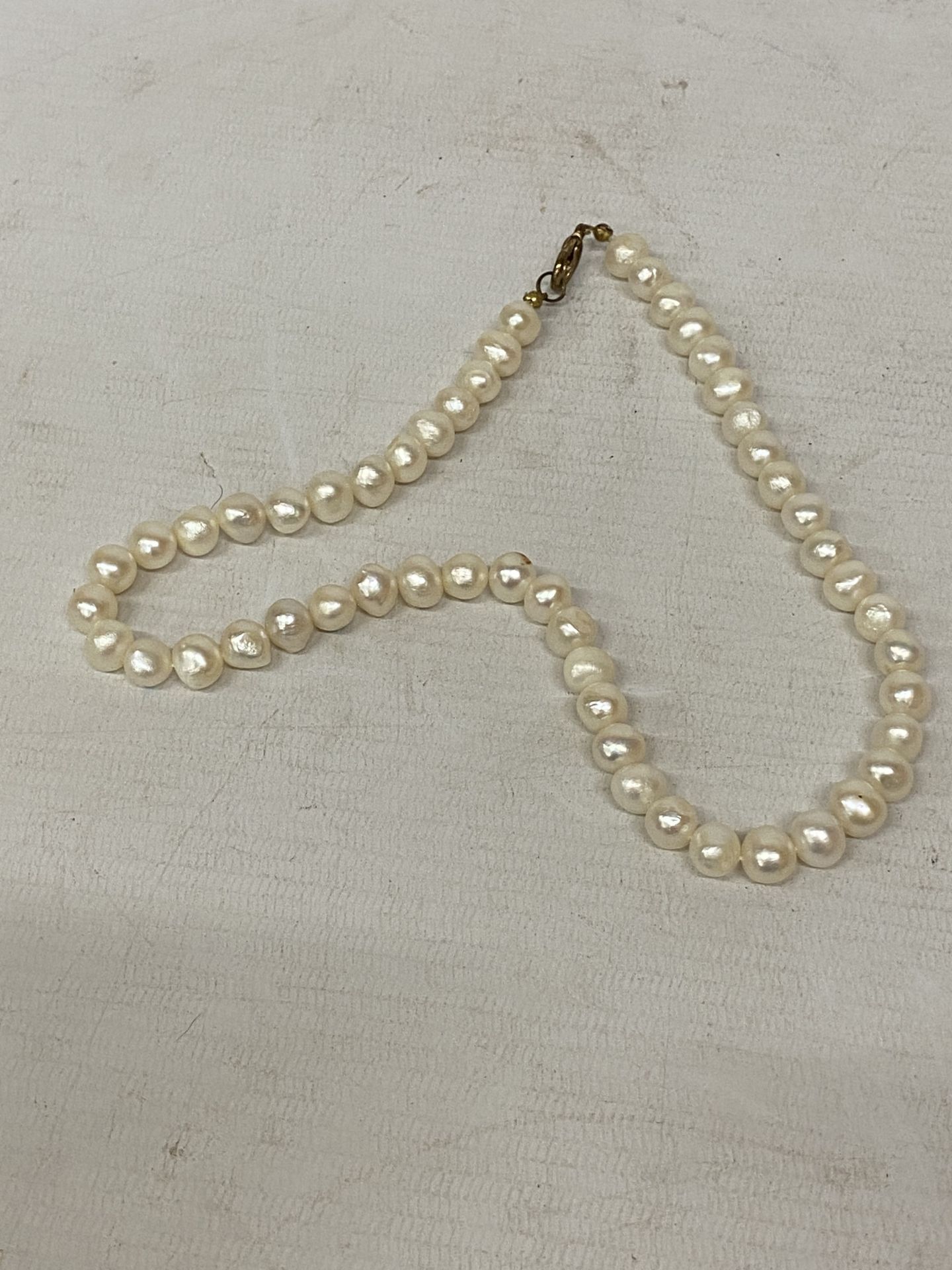 A PEARL NECKLACE - Image 4 of 4