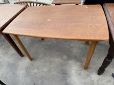 AN ELM EFFECT KITCHEN TABLE, 47"X 29"