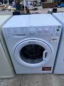 A WHITE HOTPOINT 6KG WASHING MACHINE