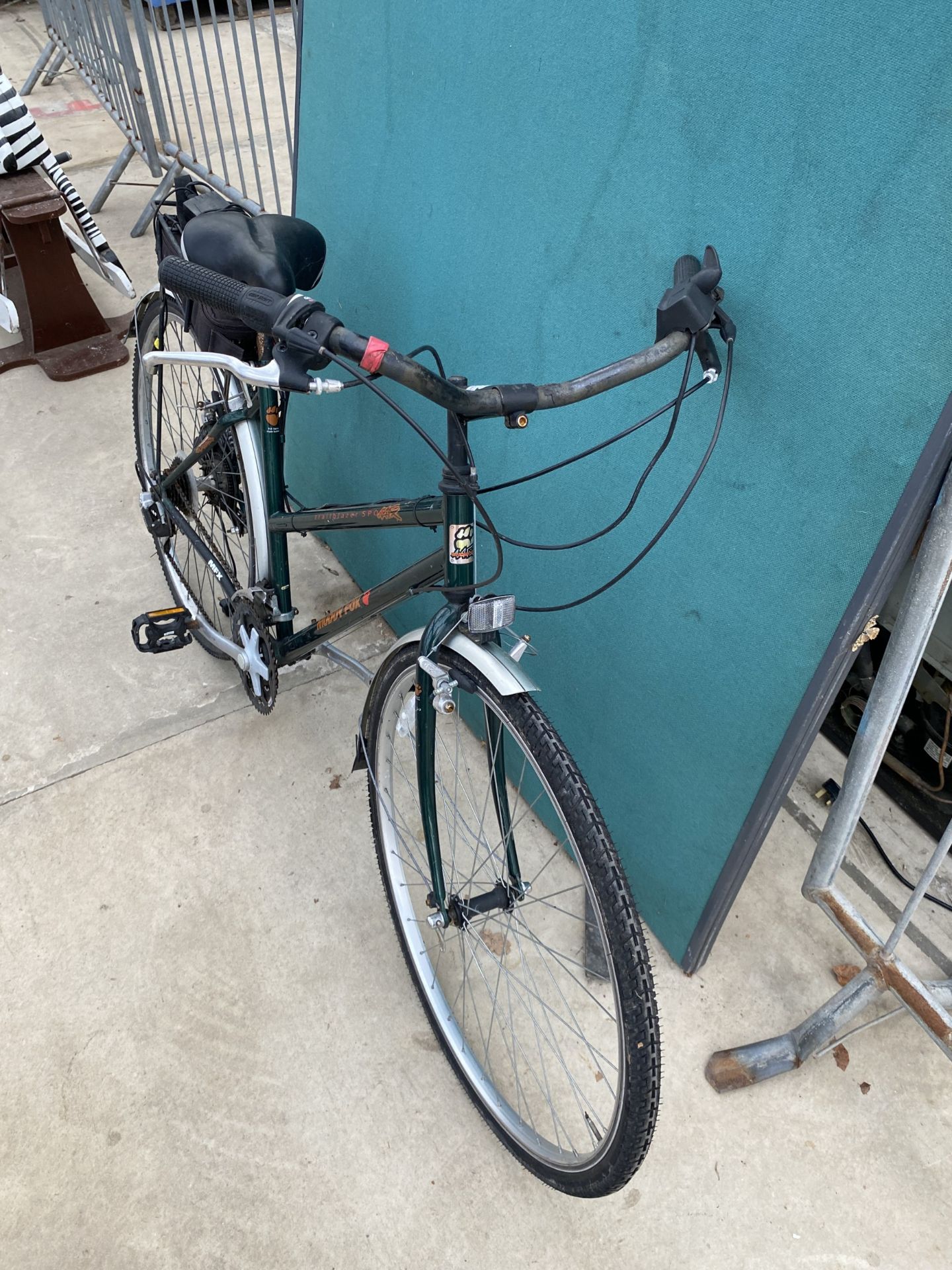 A MUDDYFOX TRAILBLAZER POWER ASSISTED LADIES BIKE WITH 18 SPEED GEAR SYSTEM AND COMPLETE WITH - Image 5 of 5