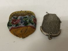 A MINIATURE ANTIQUE CHAINLINK PURSE AND A BEADED PURSE