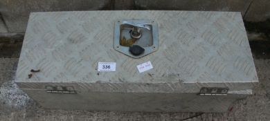 AN ALUMINIUM ALLOY TOOL BOX NO VAT